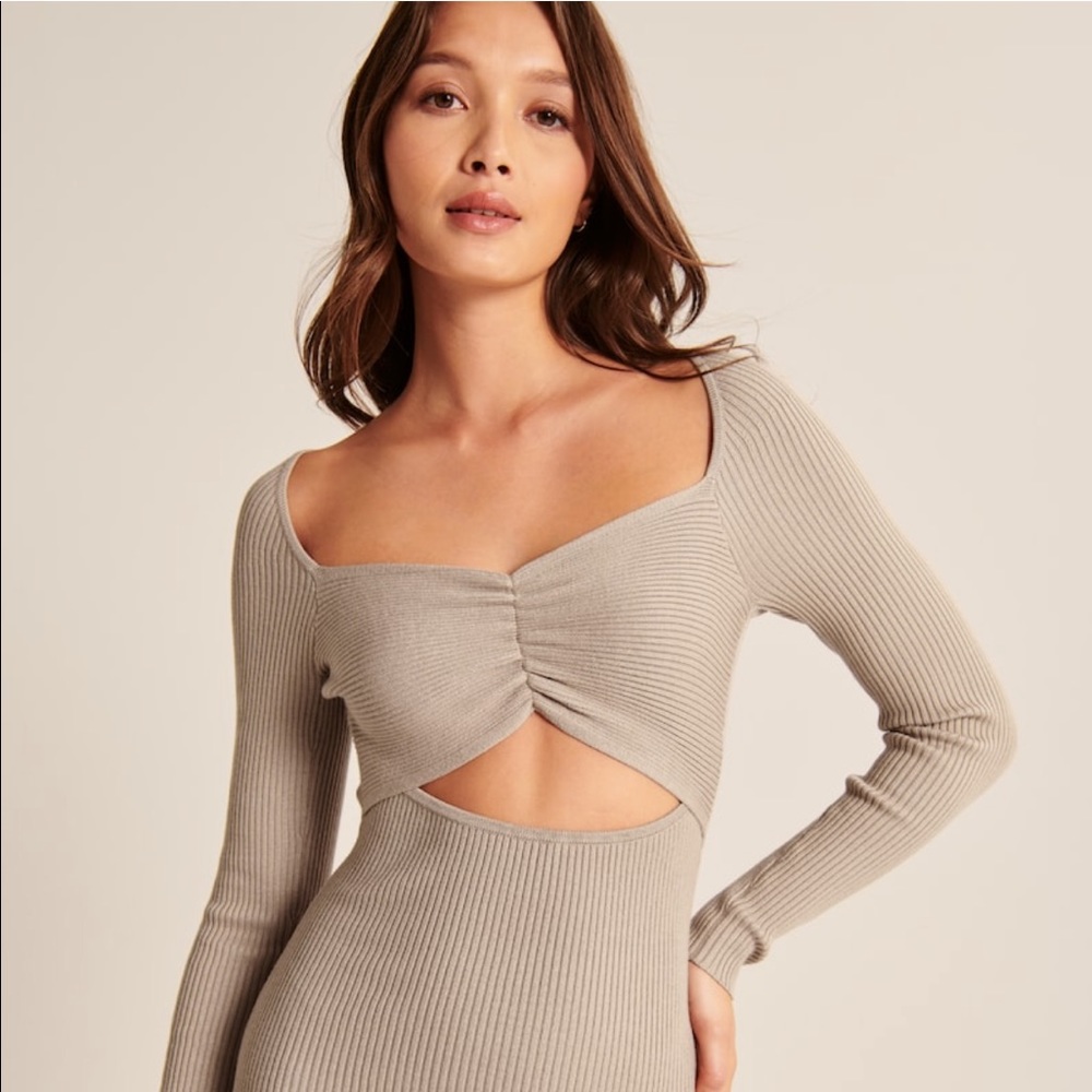 NWT Cinched Front Cutout Midi Sweater Dress - Size XL